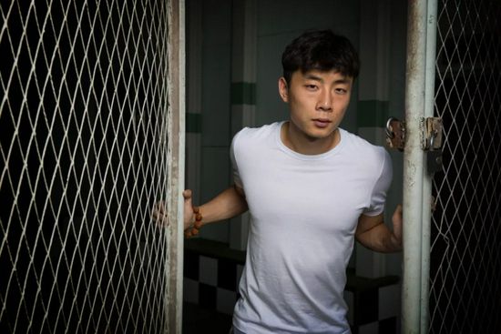 但《战狼2》所找到的电影工业本土化道路，是吴京和他的团队经过长时间的学习实践，在碰壁中得来的
